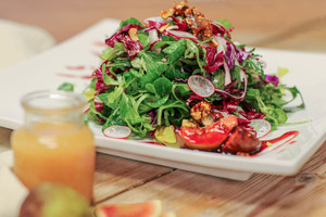 Blattsalat mit Feigen und Blutorangen Dressing