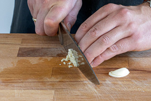Knoblauch schneiden