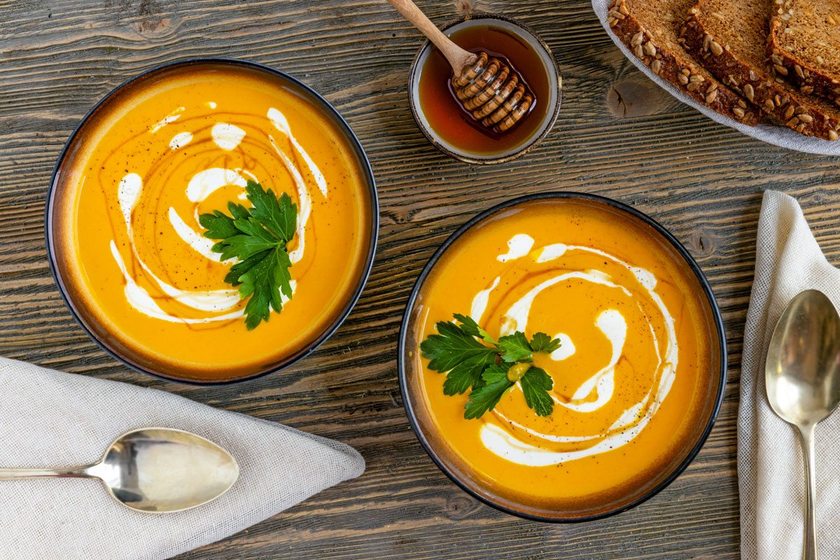 Möhrencremesuppe mit Orangensaft