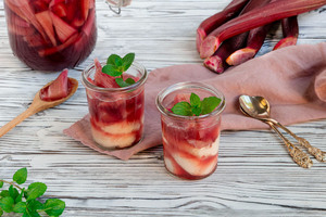 Rhabarberkompott mit Mascarponecreme