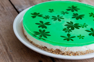 Waldmeistertorte No Bake