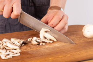 Champignons schneiden