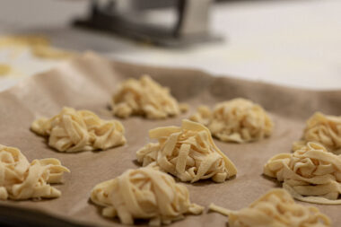 Tagliatelle mit Mehl