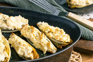Chicorée mit Ziegenfrischkäse überbacken