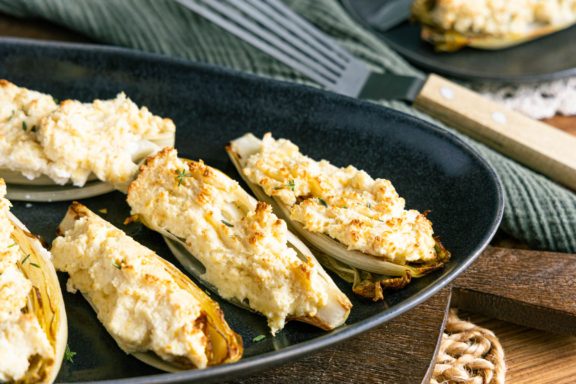 Chicorée mit Ziegenfrischkäse überbacken