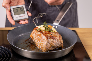 Roastbeef von allen Seiten anbraten mit Fleischthermometer