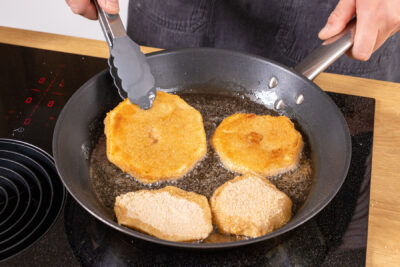 vegane Sellerieschnitzel braten
