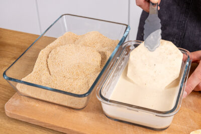 vegane Sellerieschnitzel panieren