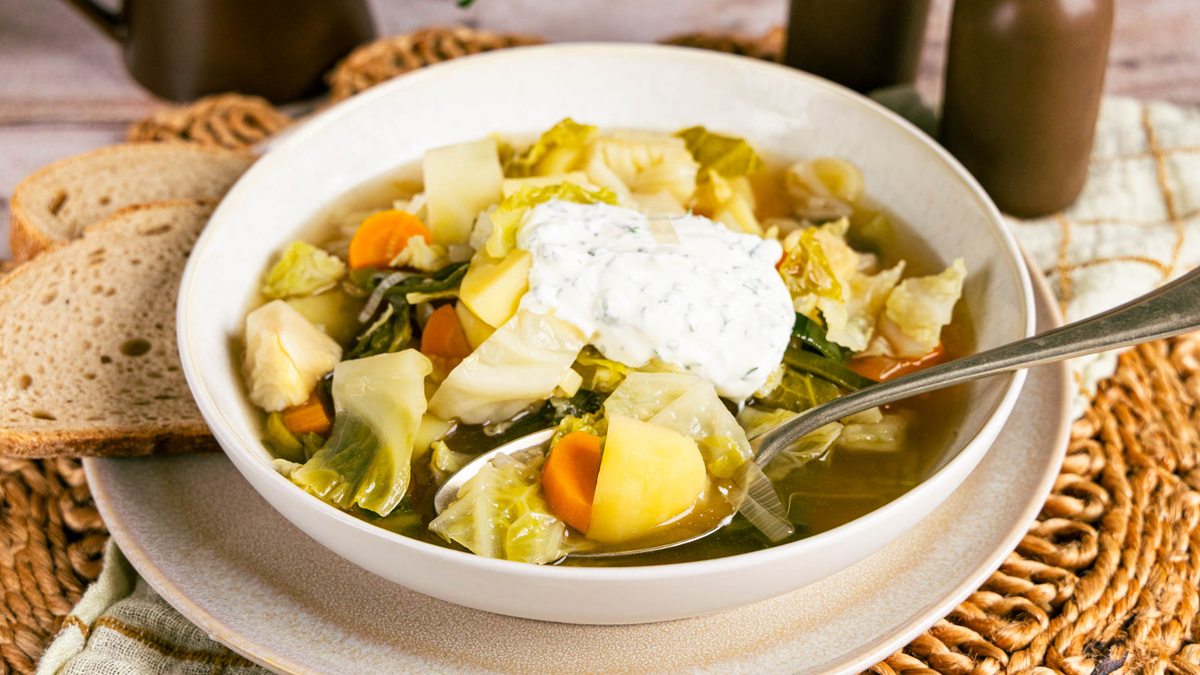 Vegetarischer Wirsingeintopf mit Kartoffeln