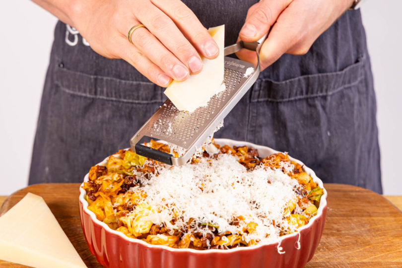 Wirsingauflauf mit Hackfleisch mit Käse überbacken
