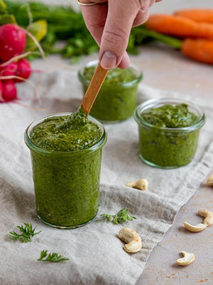 Rezept für Möhrengrünpesto
