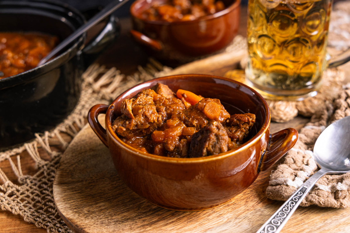 Biergulasch mit Schwarzbier