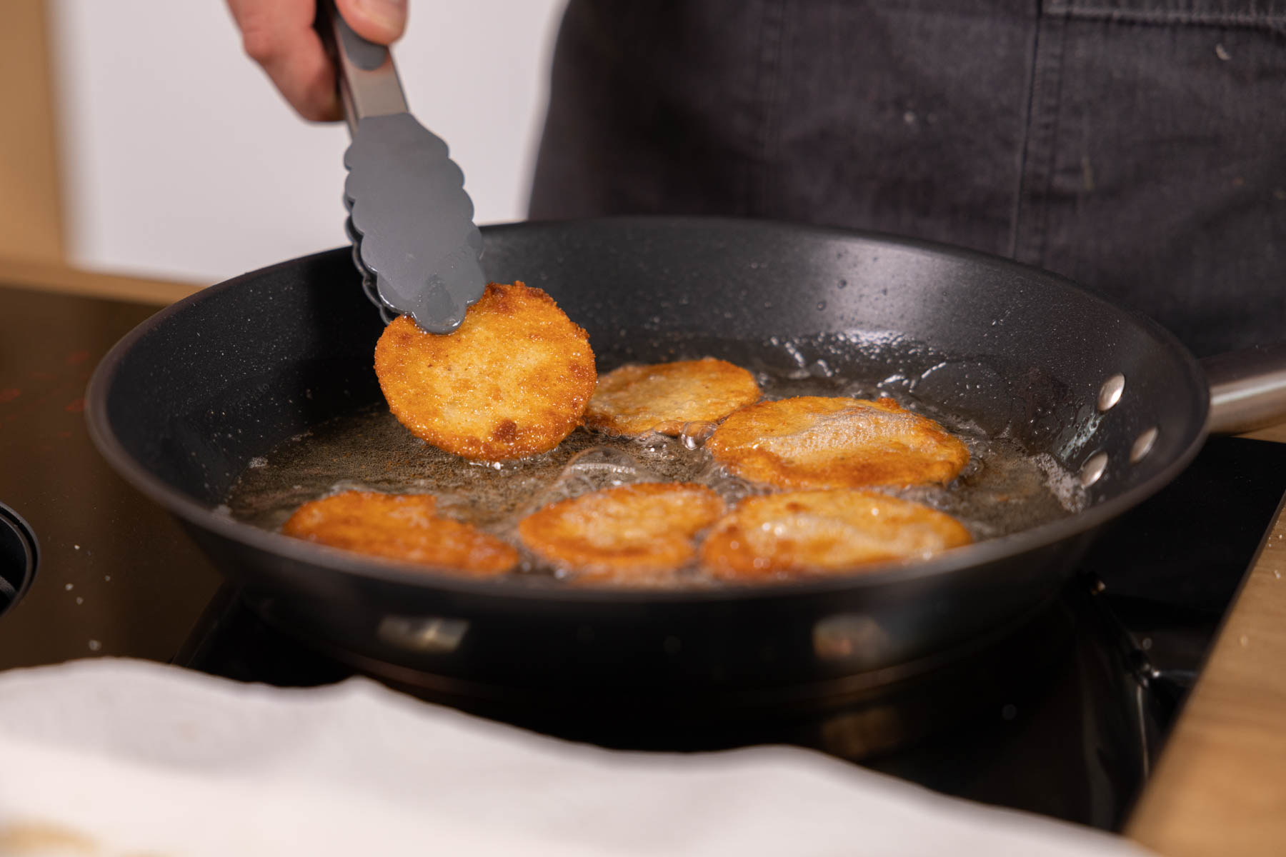 Knusprig panierte Kohlrabischnitzel | Rezept