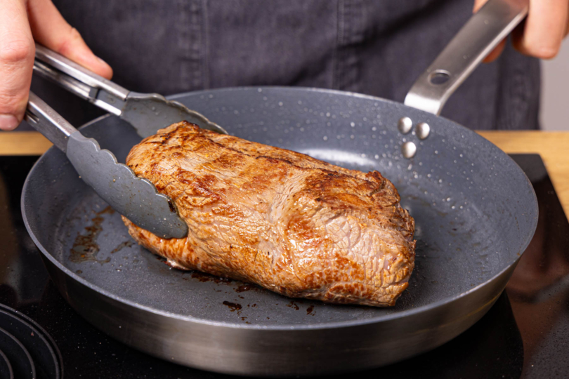 Roastbeef von allen Seiten goldbraun braten