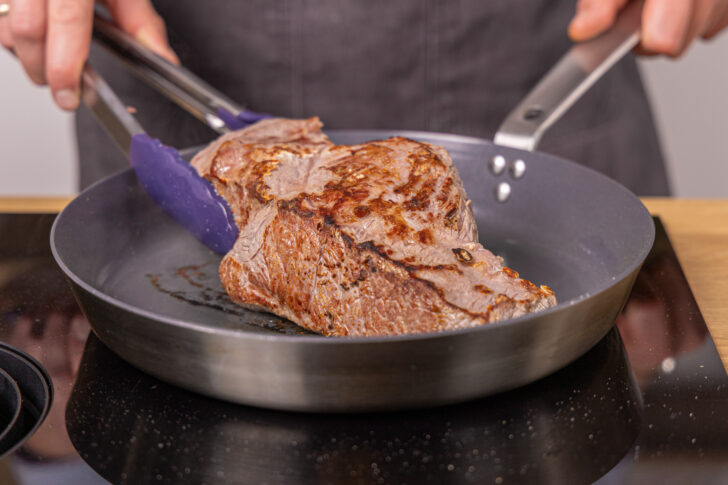 Roastbeef von allen Seiten anbraten