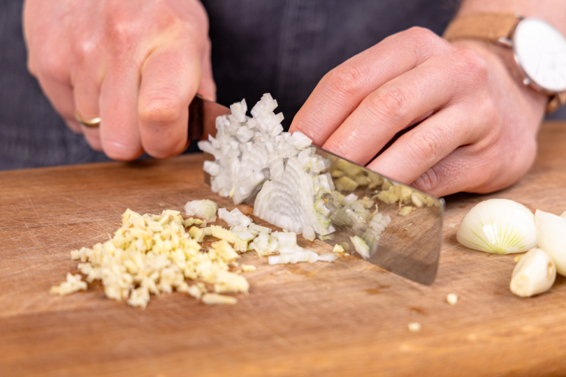 Zwiebel schneiden