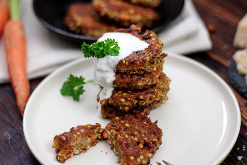 Vegetarische Buchweizen-Bratlinge mit Käse | Rezept