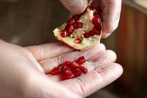 Granatapfel entkernen