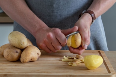 Kartoffeln vorschälen