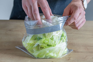Weißkohl in Gefrierbeutel einfrieren