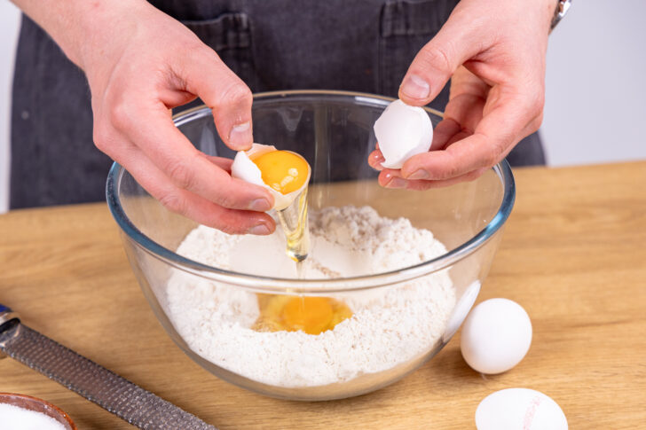 Eier dazugeben