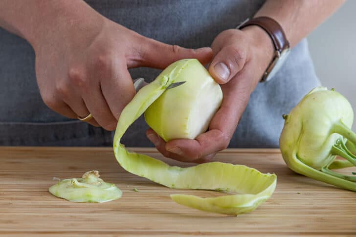 Kohlrabi schälen