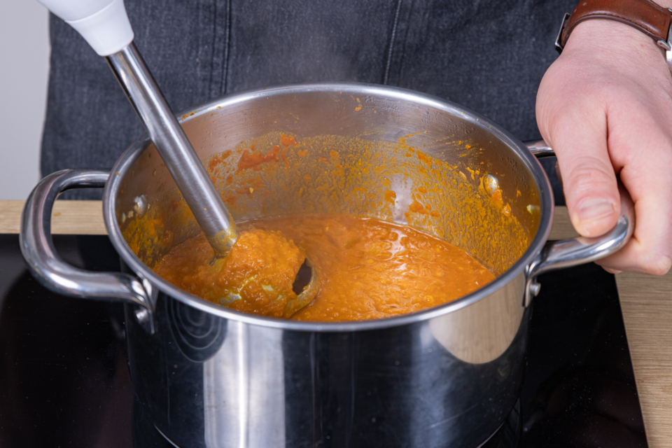 Veganes Möhrencurry mit roten Linsen und Kokosmilch | Rezept Veganes Möhrencurry mit roten Linsen und Kokosmilch | Rezept