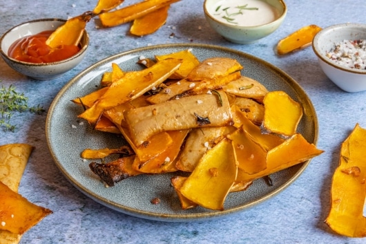 Chips aus Butternutkürbisschalen