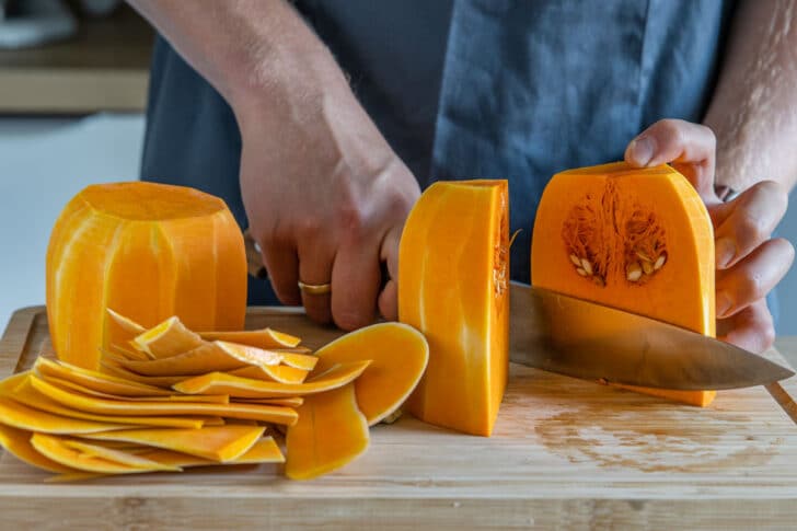 Butternutkürbis halbieren