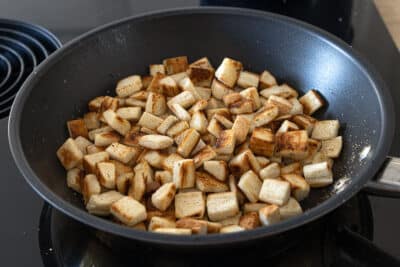 Croutons anbraten