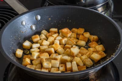 Croutons anbraten