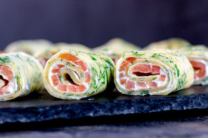 Frischkäse-Lachs-Röllchen
