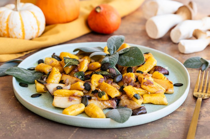 Kürbisgnocchi mit Kräuterseitlingen und Salbei
