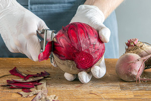 Rote Bete schälen