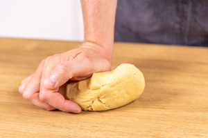 Mürbeteig kneten