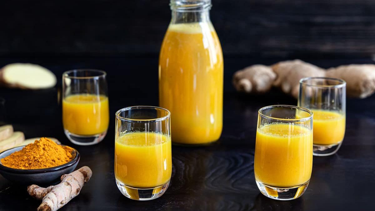 Immun-Booster: Ingwer Kurkuma Shot | Rezept - eat.de