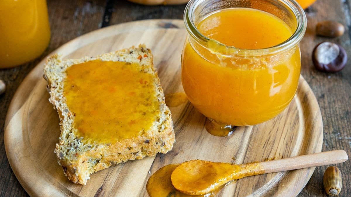 Kürbismarmelade mit Orangensaft und Zimt | Rezept