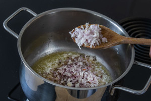 Schalotten anbraten