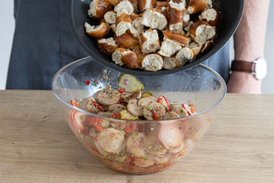 Weißwurstsalat