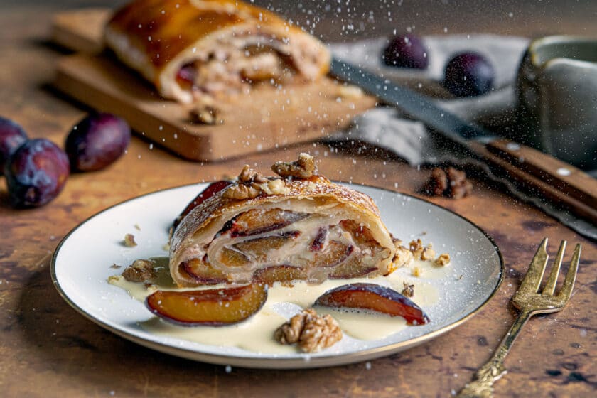 Zwetschgenstrudel