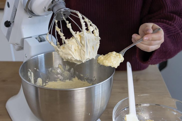 Butter-Pudding Creme anrühren
