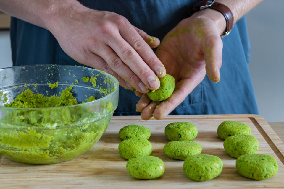 Vegane Erbsen-Bratlinge mit Kichererbsen | Rezept Vegane Erbsen-Bratlinge mit Kichererbsen | Rezept