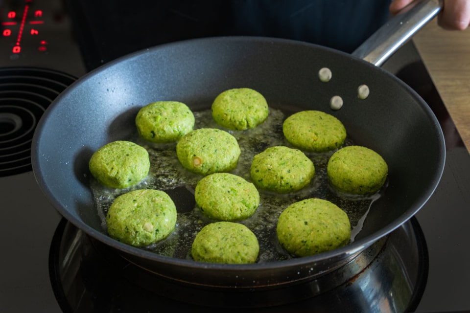 Vegane Erbsen-Bratlinge mit Kichererbsen | Rezept Vegane Erbsen-Bratlinge mit Kichererbsen | Rezept