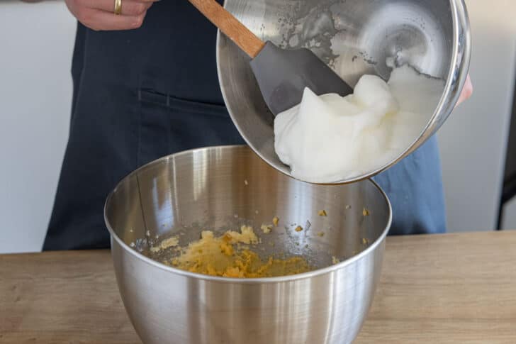 Eischnee unterheben
