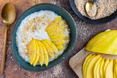 Kokos-Milchreis mit Mango