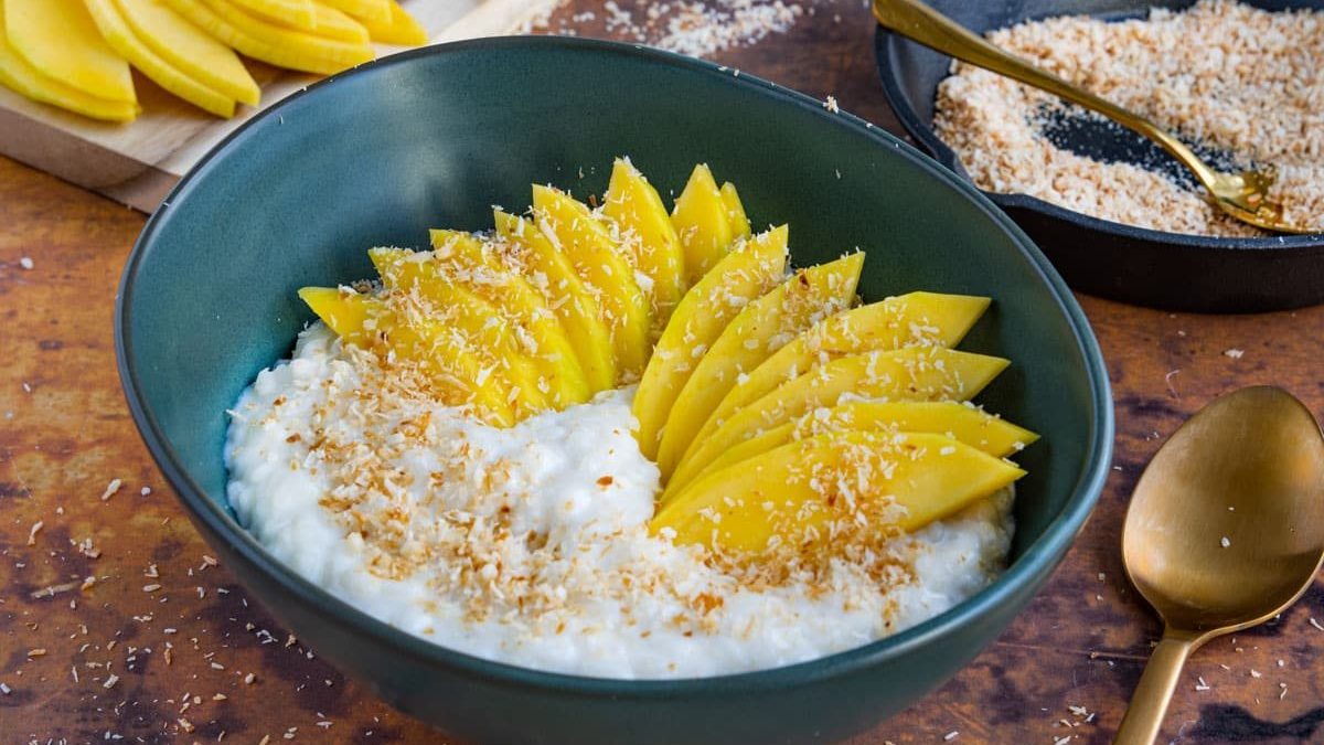 Cremiger Kokos-Milchreis mit Mango | Rezept - eat.de