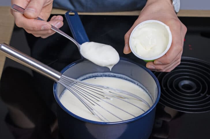 Soße mit Creme fraiche binden