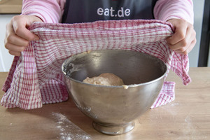 Hefeteig abdecken