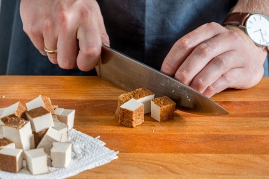 Tofu würfeln