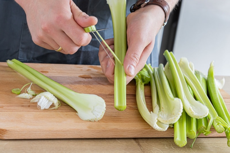 Staudensellerie richtig schneiden: Schritt-für-Schritt-Anleitung